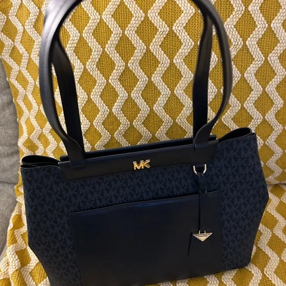 MK (MICHAEL KORS) bag - Picture 10 of 10